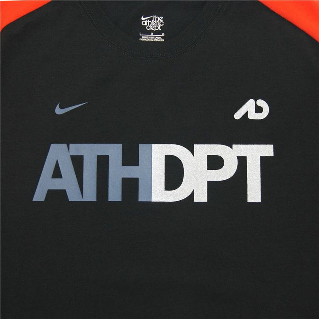 Nike Sportswear Men's T-Shirt - Black - product view 9