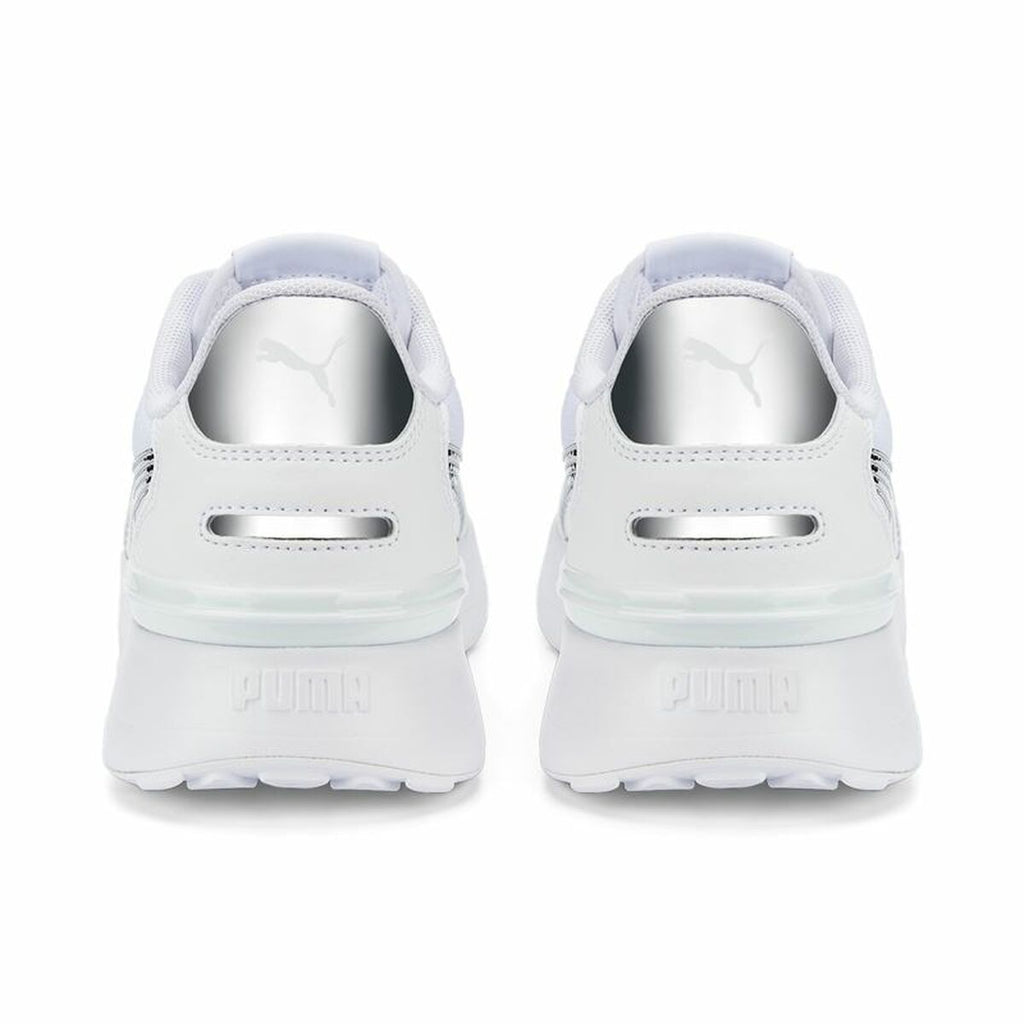 Sports Trainers for Women Puma R78 Voyage Distressed  White