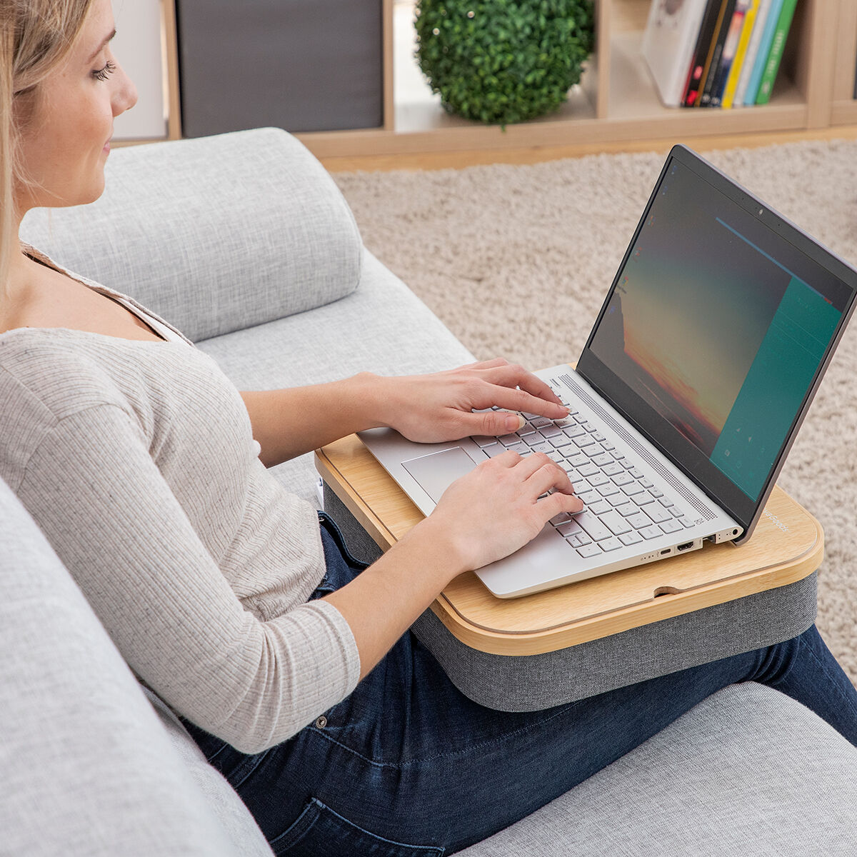 InnovaGoods Tragbar Notebook Desk mit Aufbewahrung Tablett Larage – Ansicht 5
