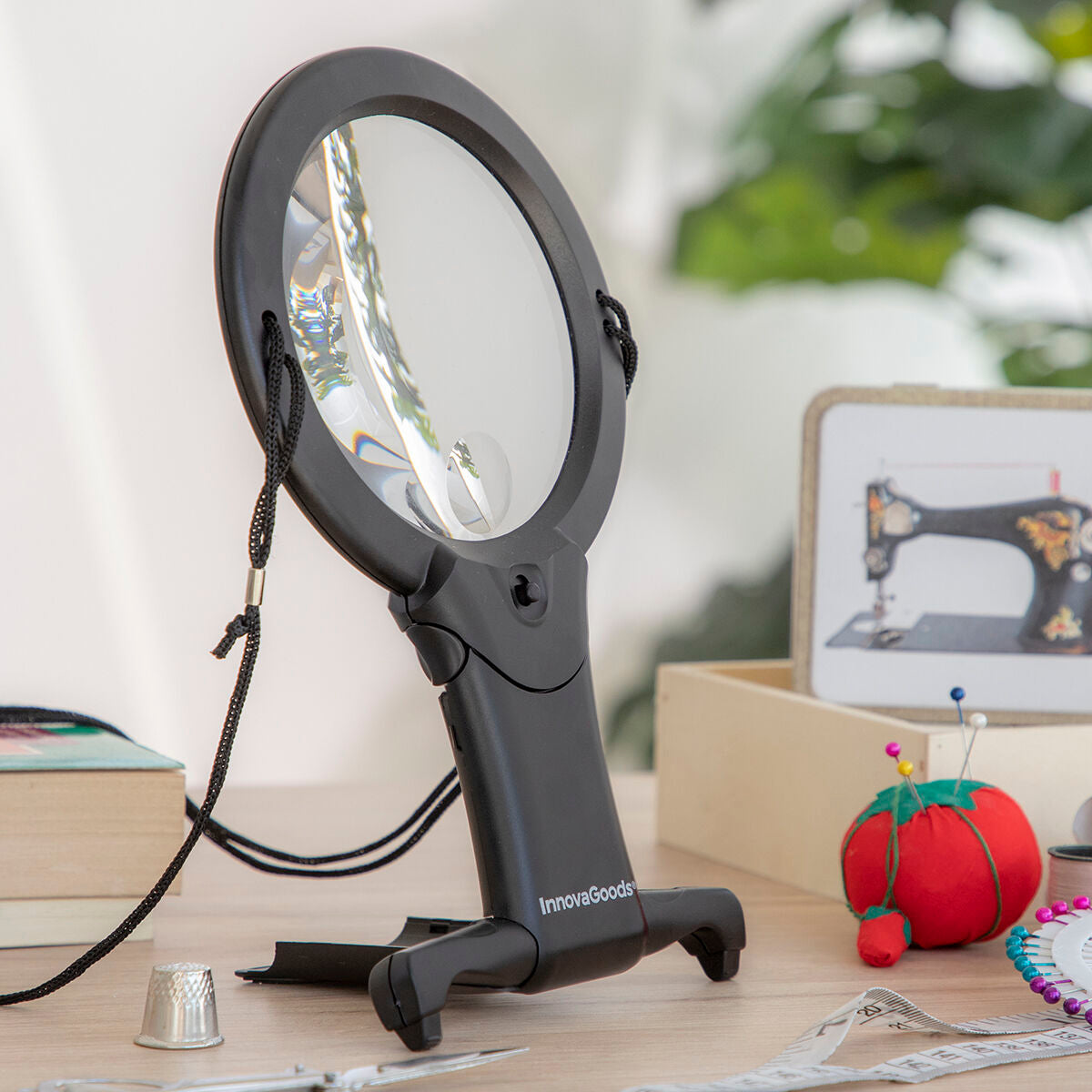 InnovaGoods Hands-Free Magnifying Glass mit LED-Licht Zooled – Ansicht 2