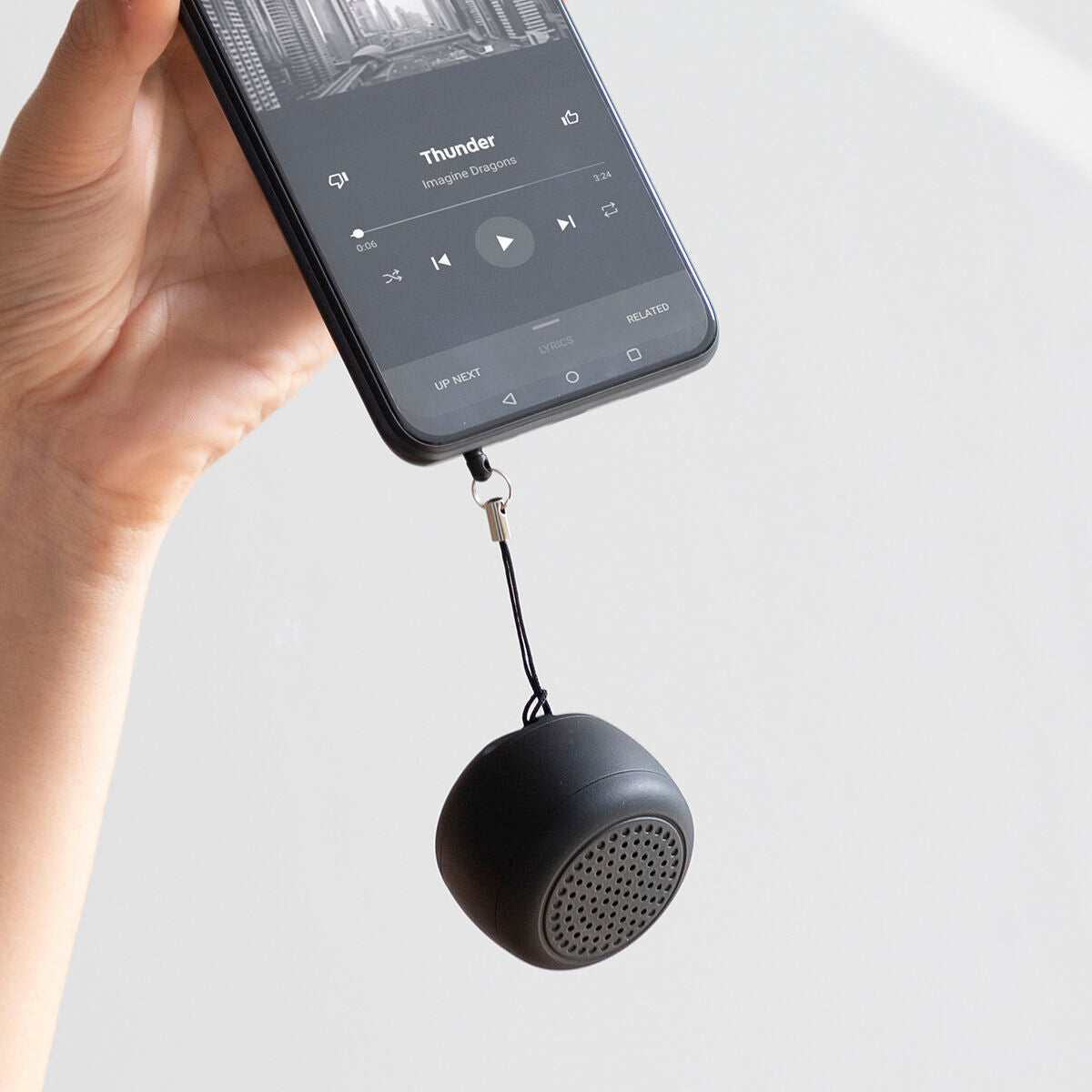 InnovaGoods Wiederaufladbar Tragbar Kabellos Mini Lautsprecher Miund – Ansicht 2