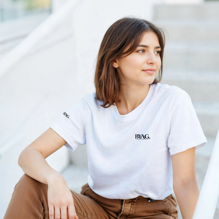BYAG. Alltagstaugliches Minimal-T-Shirt – Weiß