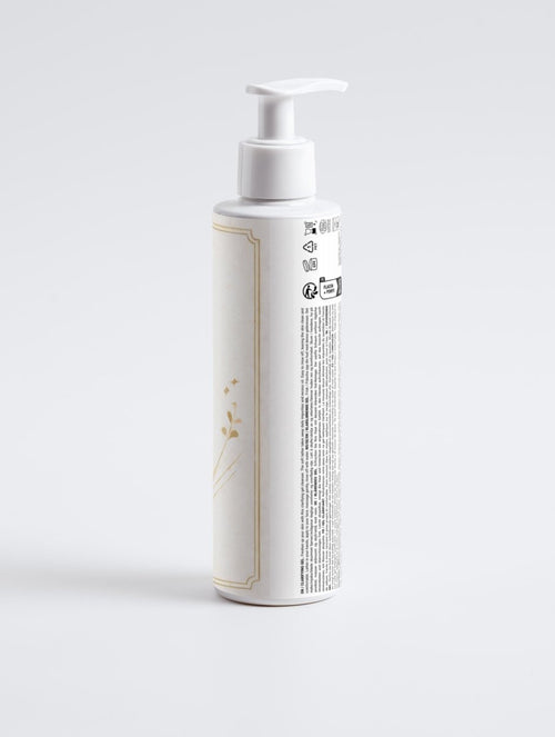 BYAG. Clarifying Gel Cleanser