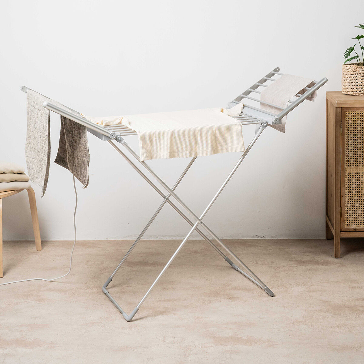 Foldable Electric Clothes Trockner mit Wings, Touch Screen, Timer, & Temperature Steuerung – Produktansicht 2
